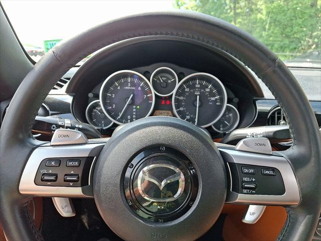Photo of 2006 Galaxy Gray Mica Mazda MX-5 Miata
