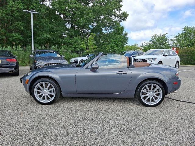 Photo of 2006 Galaxy Gray Mica Mazda MX-5 Miata
