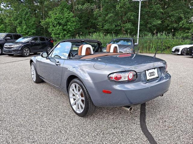 Photo of 2006 Galaxy Gray Mica Mazda MX-5 Miata