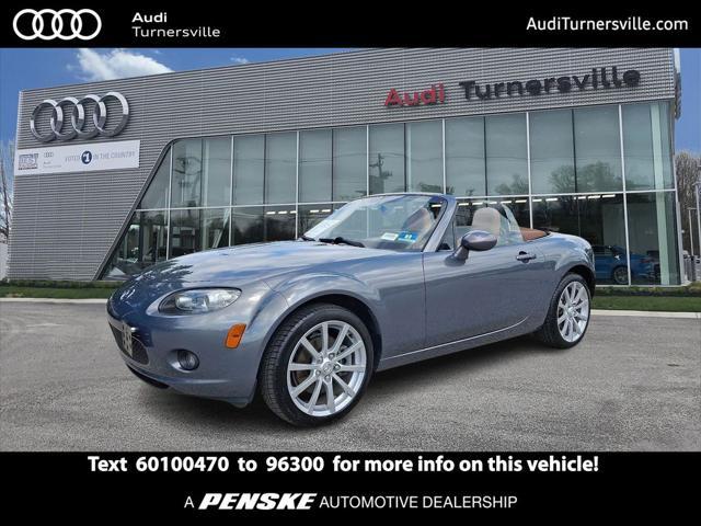 Photo of 2006 Galaxy Gray Mica Mazda MX-5 Miata