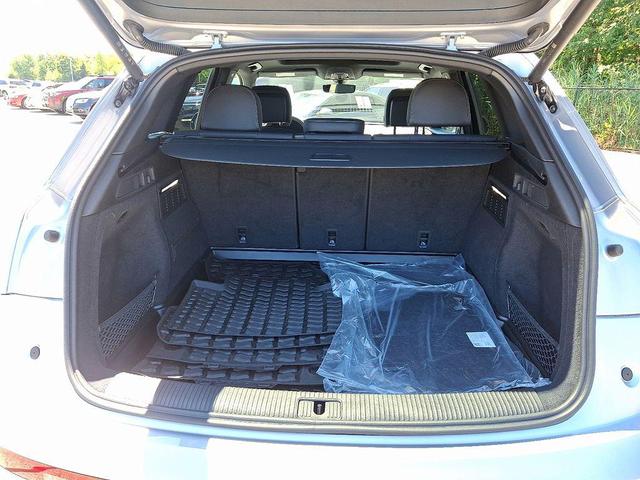 Photo of 2025 Florett Silver Metallic Audi Q5