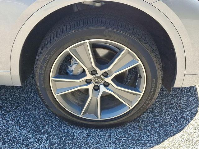 Photo of 2025 Florett Silver Metallic Audi Q5
