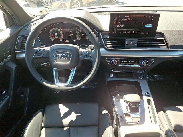 Photo of 2025 Florett Silver Metallic Audi Q5