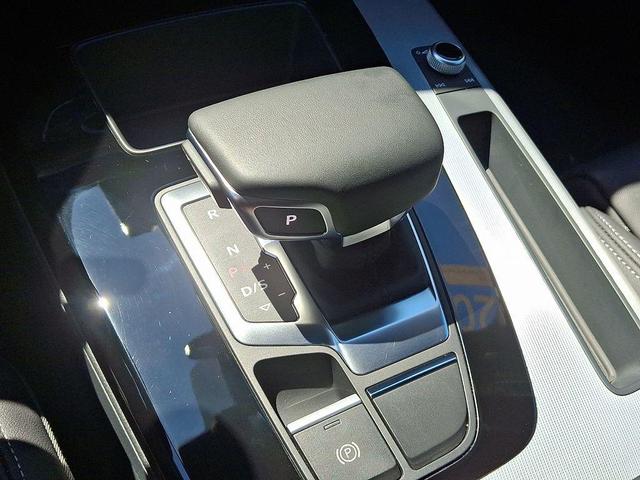 Photo of 2025 Florett Silver Metallic Audi Q5