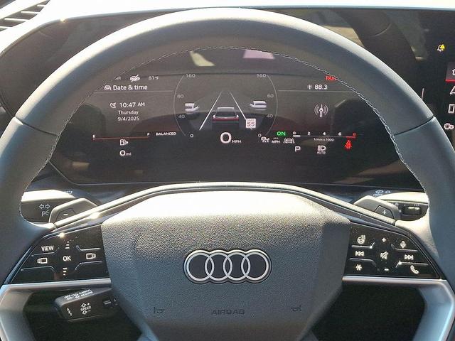 Photo of 2025 Tambora Gray Metallic Audi Q5