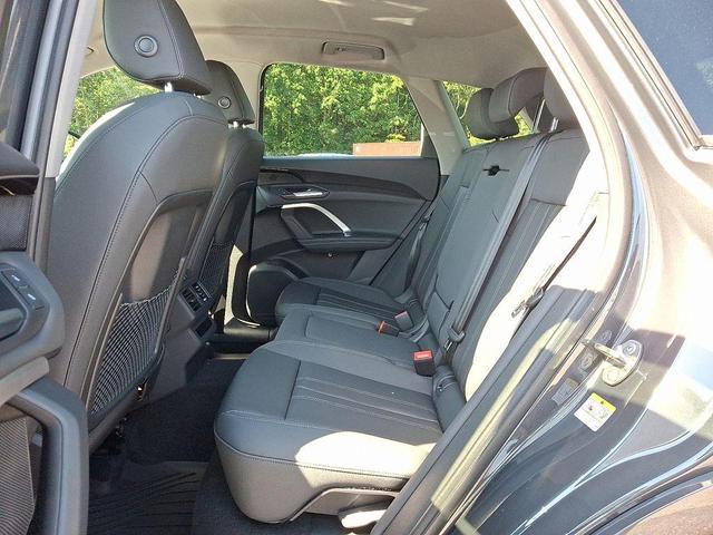 Photo of 2025 Tambora Gray Metallic Audi Q5