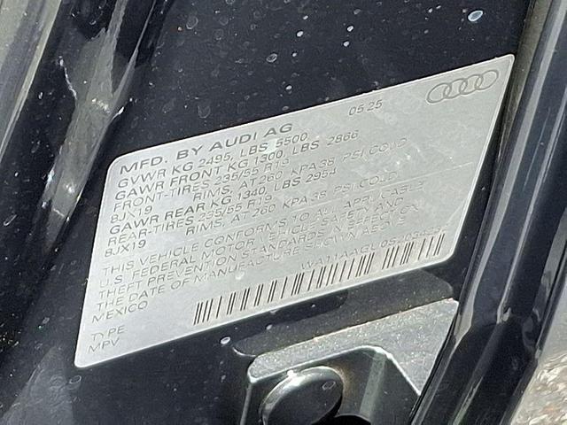 Photo of 2025 Tambora Gray Metallic Audi Q5