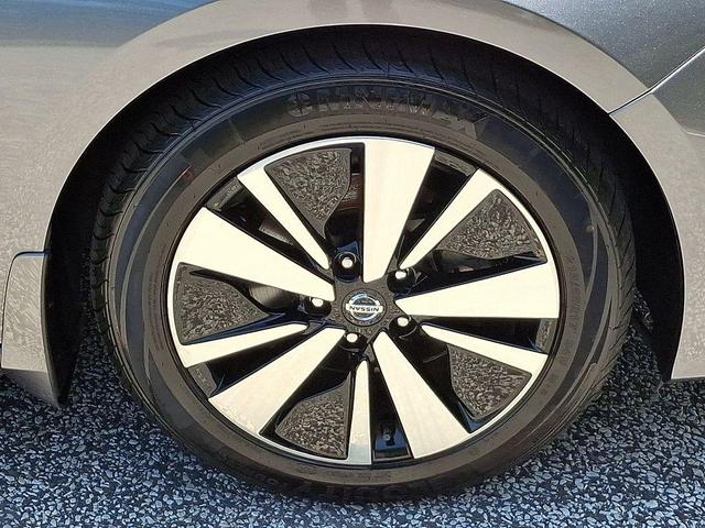 Photo of 2022 Gun Metallic Nissan Altima