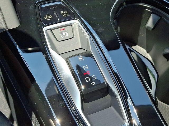 Photo of 2025 Glacier White Metallic Audi Q5