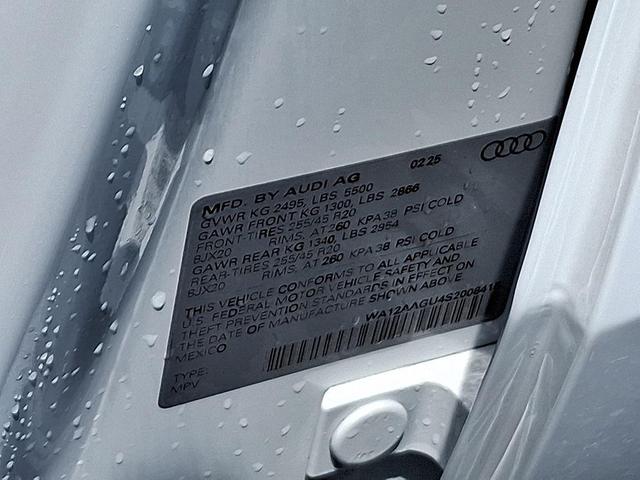 Photo of 2025 Glacier White Metallic Audi Q5