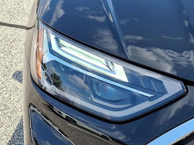 Photo of 2025 Mythos Black Metallic Audi Q5