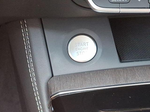 Photo of 2025 Mythos Black Metallic Audi Q5
