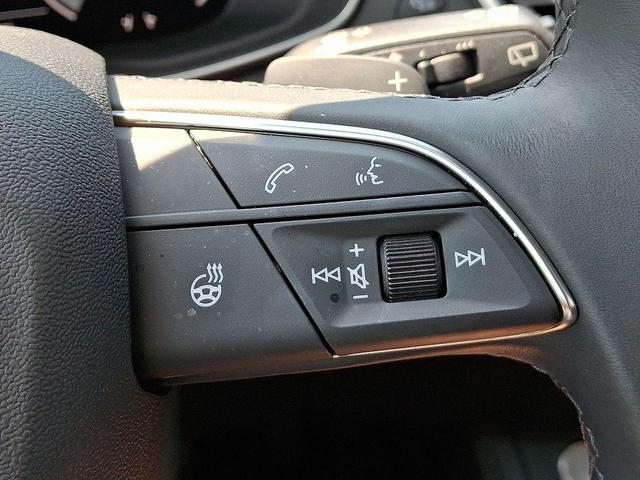 Photo of 2025 Mythos Black Metallic Audi Q5