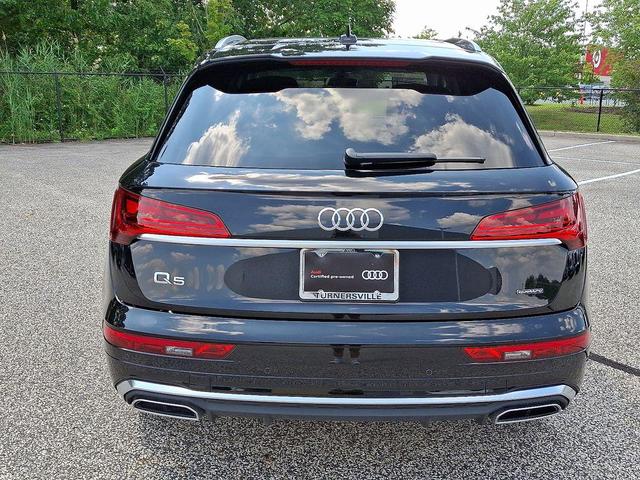 Photo of 2025 Mythos Black Metallic Audi Q5