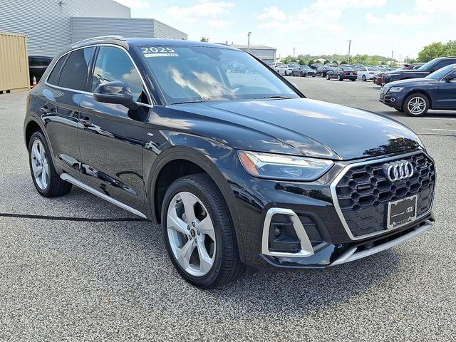 Photo of 2025 Mythos Black Metallic Audi Q5