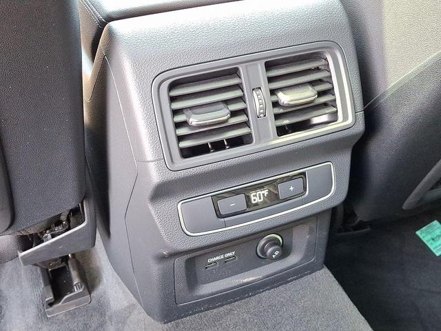 Photo of 2025 Mythos Black Metallic Audi Q5