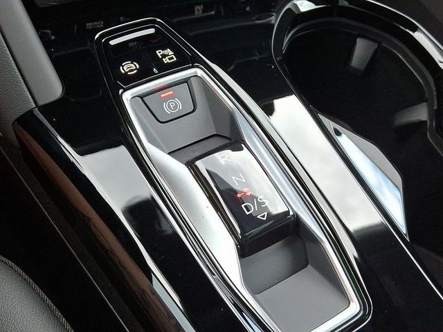 Photo of 2025 Tambora Gray Metallic Audi Q5