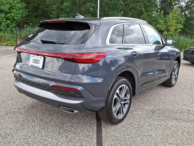 Photo of 2025 Tambora Gray Metallic Audi Q5
