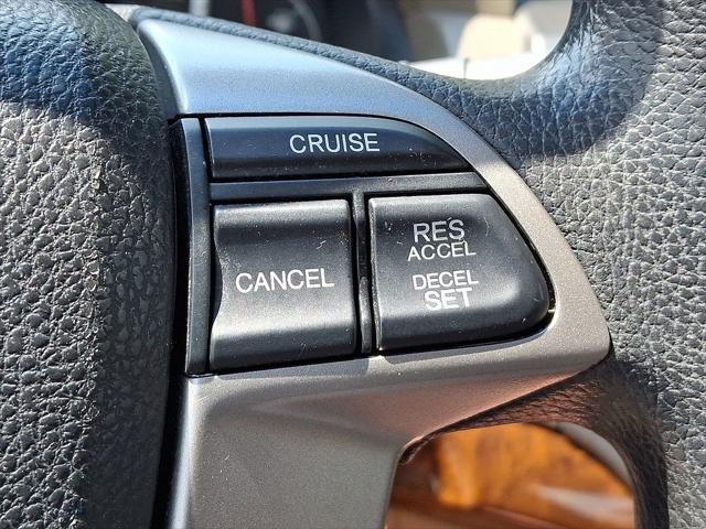 Photo of 2009 Taffeta White Honda Accord
