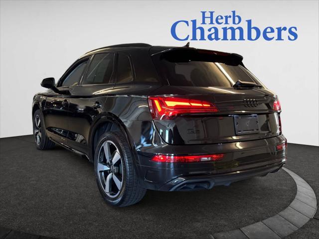 Photo of 2023 Mythos Black Metallic Audi Q5