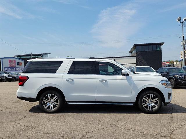 Photo of 2023 OXFORD WHITE Ford Expedition