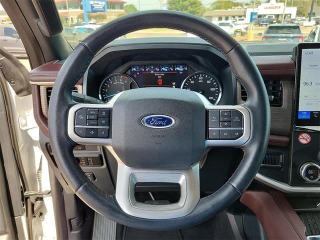Photo of 2023 OXFORD WHITE Ford Expedition