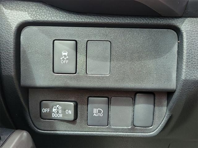 Photo of 2023 White Toyota Tacoma