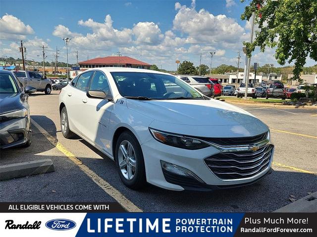 Photo of 2022 Summit White Chevrolet Malibu
