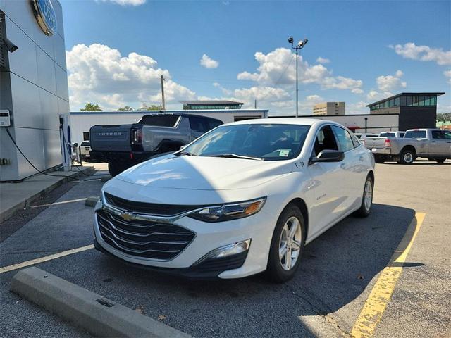 Photo of 2022 Summit White Chevrolet Malibu