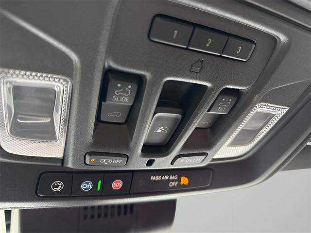 Photo of 2024 White Frost Tricoat GMC Sierra 1500