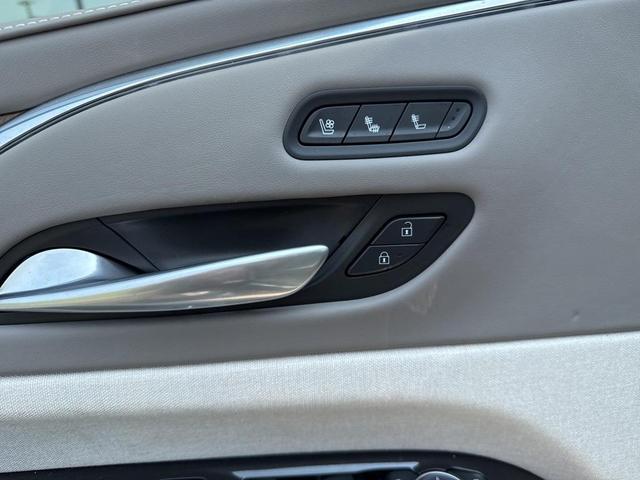 Photo of 2024 Crystal White Tricoat Cadillac Escalade