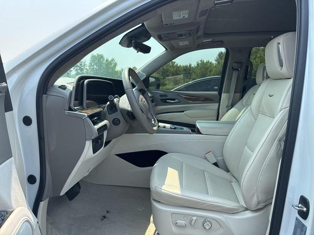 Photo of 2024 Crystal White Tricoat Cadillac Escalade