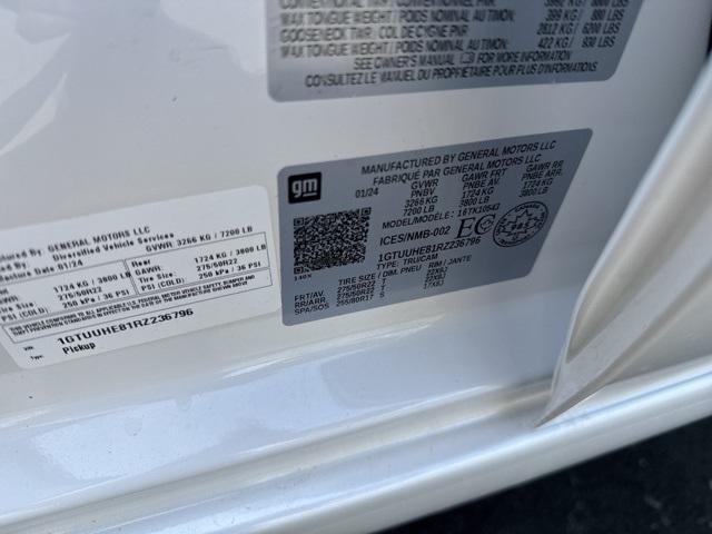 Photo of 2024 White Frost Tricoat GMC Sierra 1500