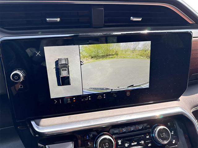 Photo of 2024 White Frost Tricoat GMC Sierra 1500
