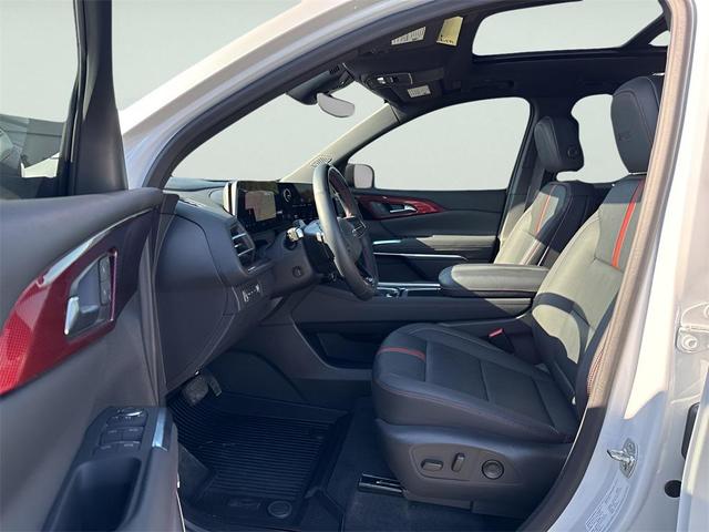 Photo of 2024 White Chevrolet Traverse