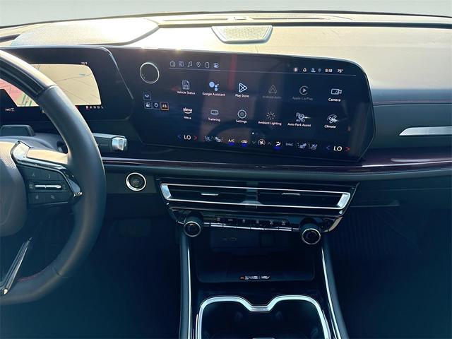 Photo of 2024 White Chevrolet Traverse