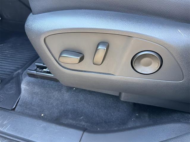 Photo of 2024 White Chevrolet Traverse