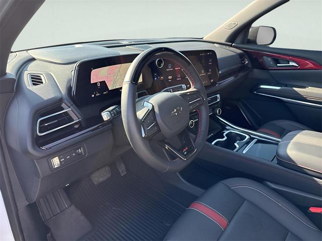 Photo of 2024 White Chevrolet Traverse