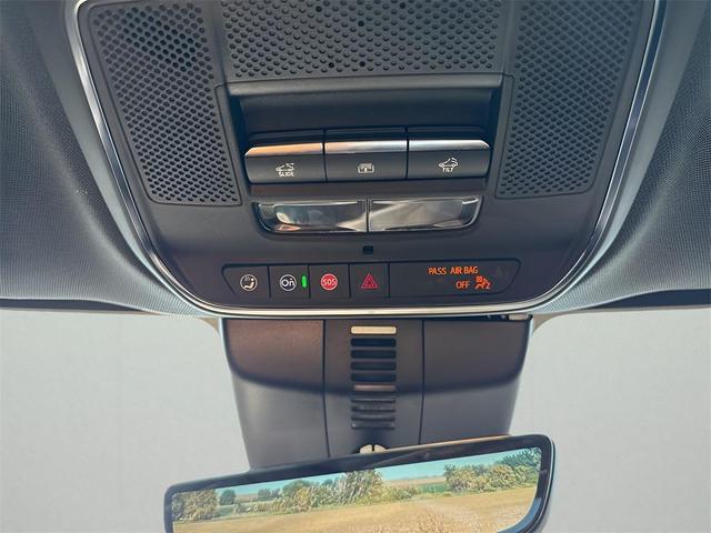 Photo of 2024 White Chevrolet Traverse