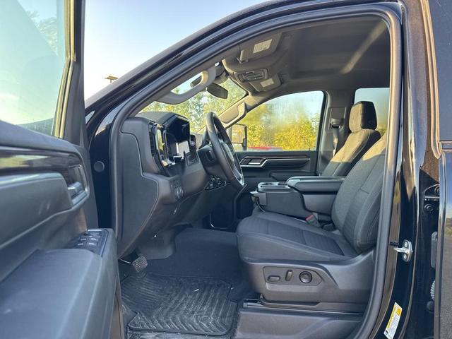 Photo of 2024 Black Chevrolet Silverado 2500