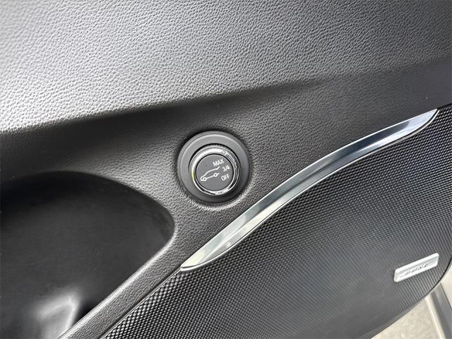Photo of 2024 Summit White Buick Enclave