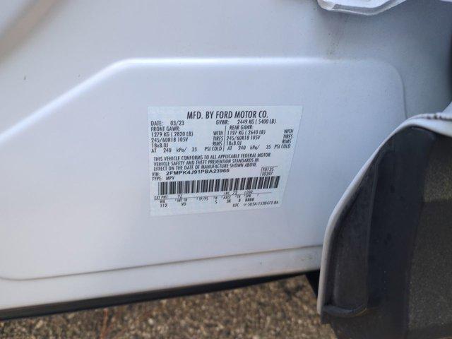 Photo of 2023 Oxford White Ford Edge