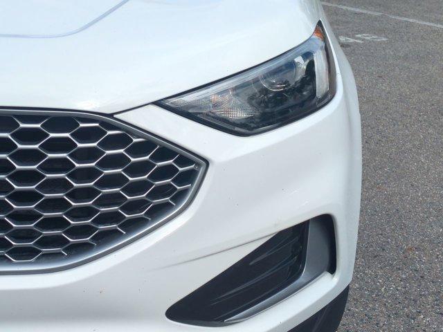 Photo of 2023 Oxford White Ford Edge