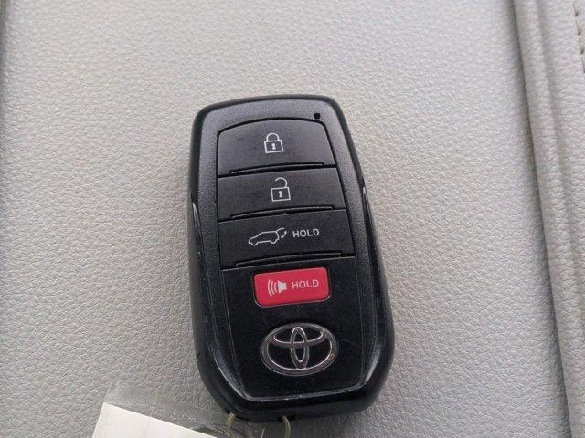 Photo of 2024 Wind Chill Pearl Toyota Grand Highlander