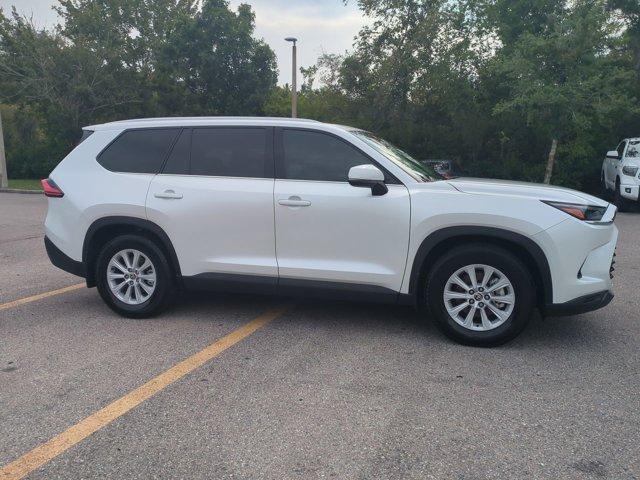 Photo of 2024 Wind Chill Pearl Toyota Grand Highlander