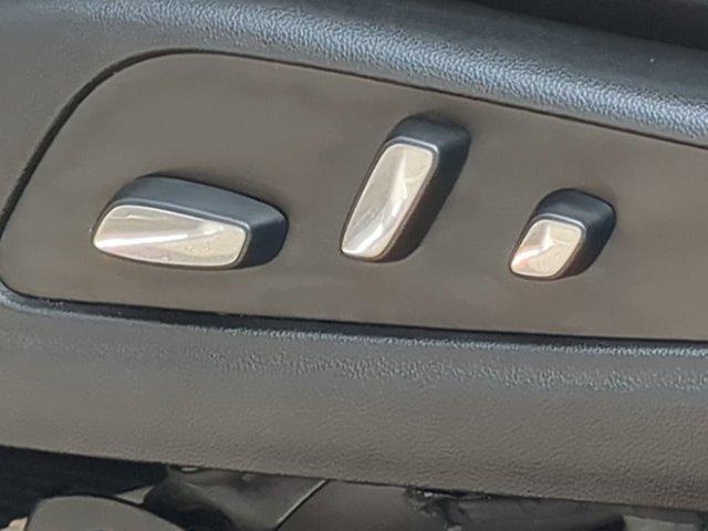 Photo of 2019 Radiant Silver Metallic Cadillac XT5