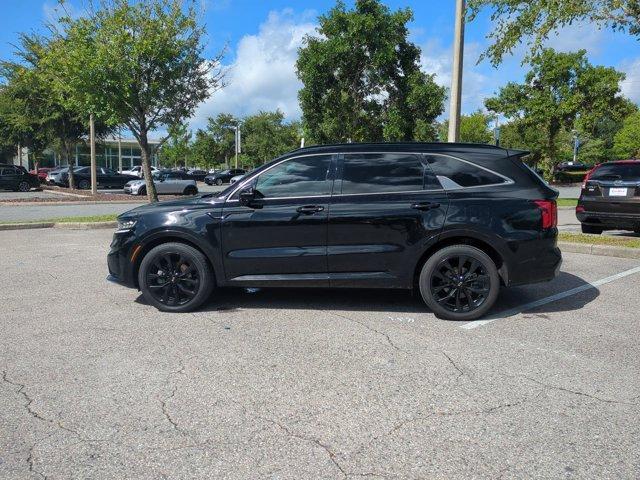 Photo of 2021 Ebony Black Kia Sorento