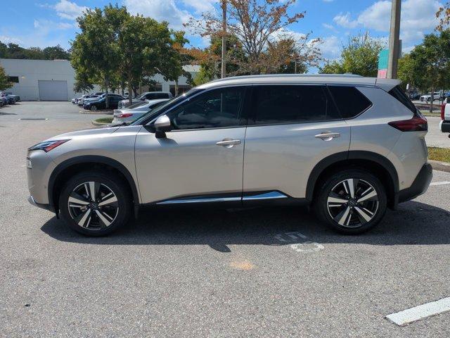 Photo of 2023 Champagne Silver Nissan Rogue