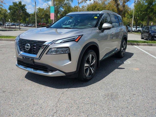 Photo of 2023 Champagne Silver Nissan Rogue