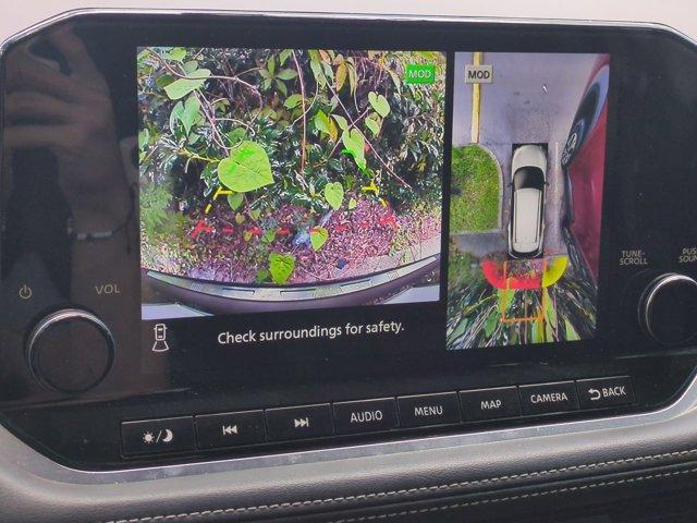 Photo of 2023 Champagne Silver Nissan Rogue